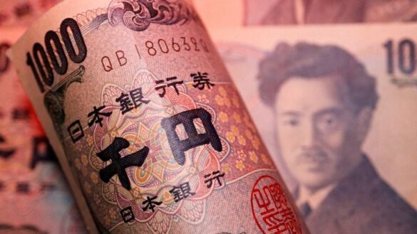 Yen Falls After Japanese Prime Minister Shigeru Ishiba Resigns